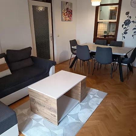 N&b Makarska
