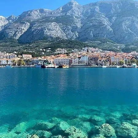 N&b Appartement Makarska
