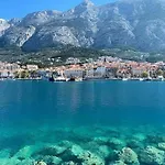 N&b Lejlighed Makarska